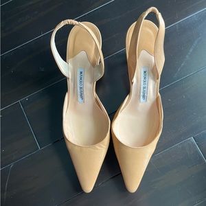 Manolo Blahnik size 38 beige/tan slingbacks